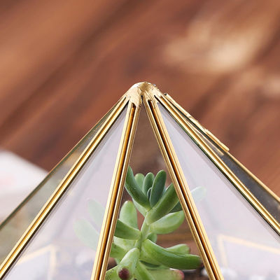 Het Glas Homeware die van de koperpiramide Terrarium-Tafelbladvaas voor decoratie hangen leverancier